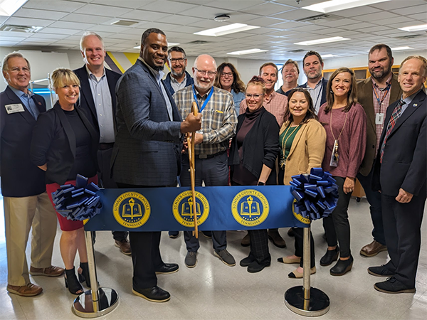 hhs ribbon cutting science1