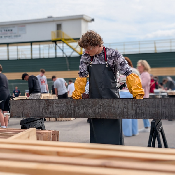 scs student building beds1